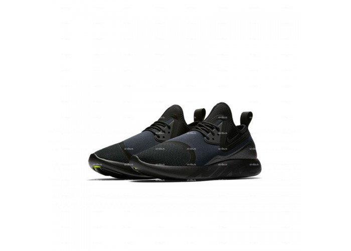 Мужские кроссовки Nike Lunarcharge Essential  (черный)